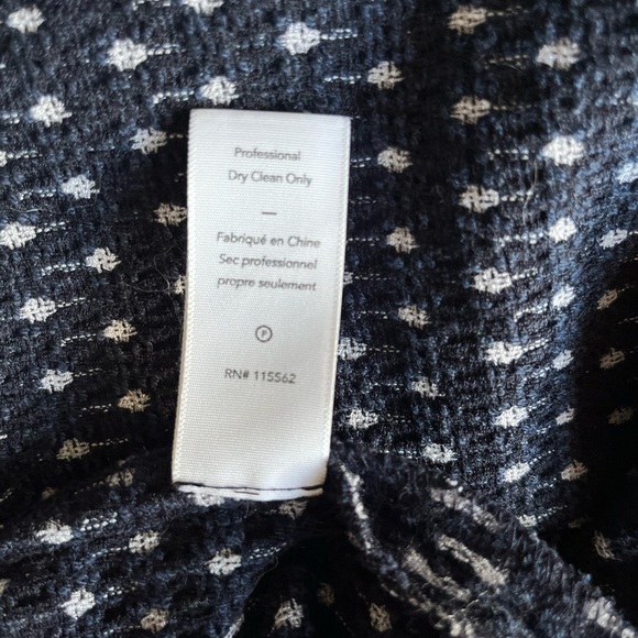 ELIZABETH and JAMES Cape XS/S - Picture 9 of 9